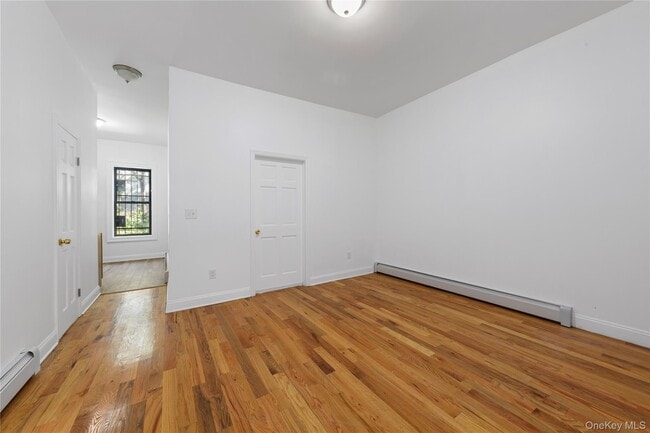 Foto del edificio - 1587 Lincoln Pl