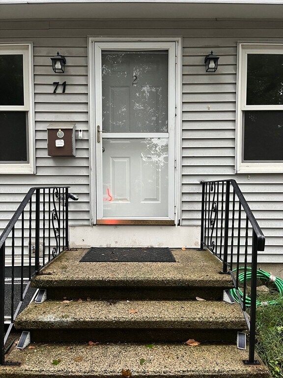 Foto principal - 71 E St
