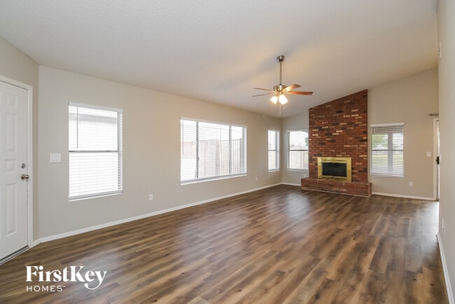 Building Photo - 8545 N 108th Ln