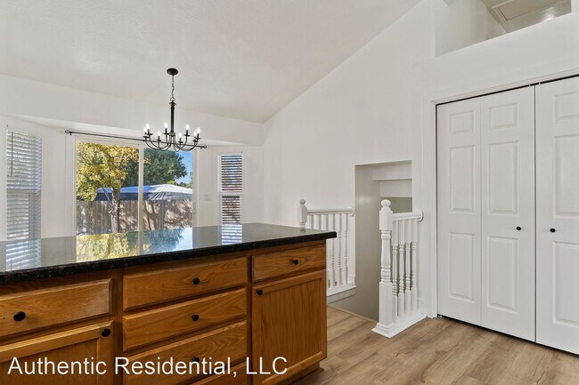 Building Photo - 4 br, 3 bath House - 501 N 3425 W