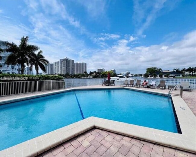Building Photo - 3161 S Ocean Dr