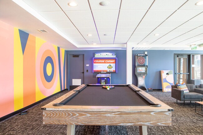 Foto del edificio - 1237 N Van Buren St