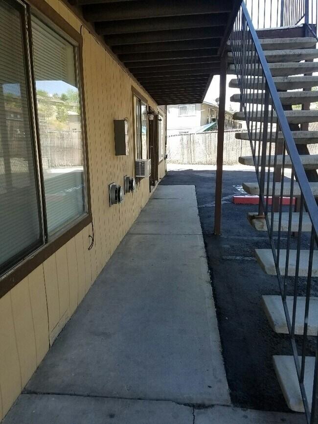 Building Photo - 2025 Wedekind Rd