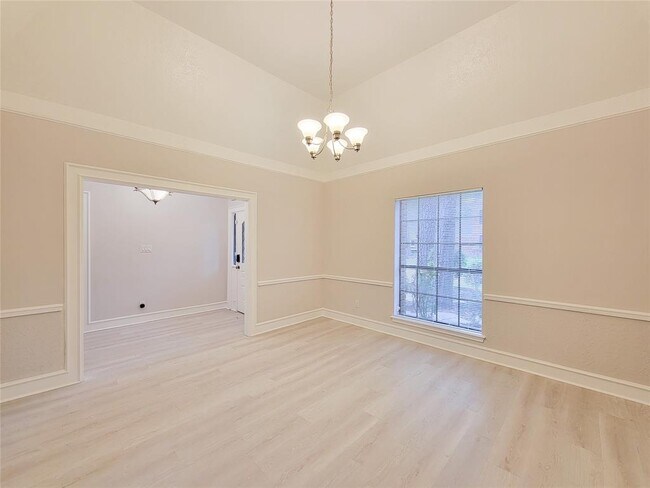 Foto del edificio - 12910 Golden Rainbow Dr