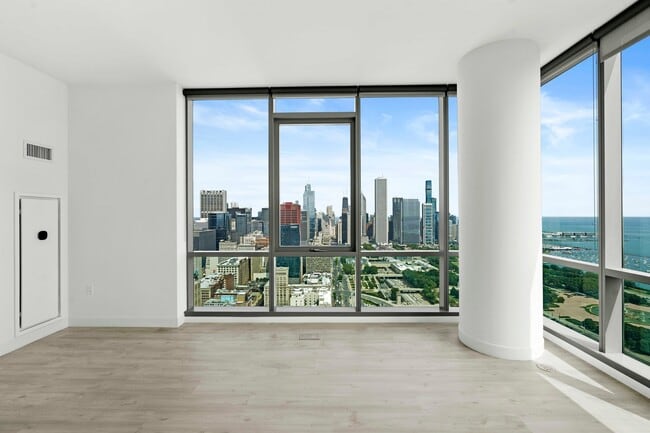 Building Photo - 811 S Michigan Ave