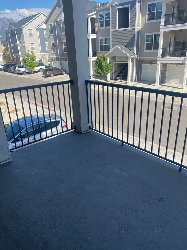 Foto del edificio - Beautiful 3 bed 2 bath townhome in Vineyard
