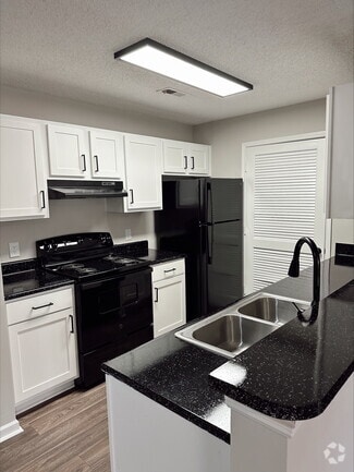 2x2 - 980 sq ft - Meadow Oaks
