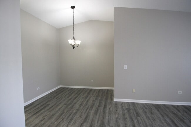 Building Photo - 1411 Berta Dr