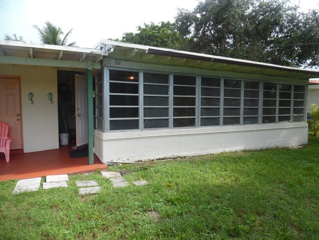 Building Photo - 1900 NE 157th Ter