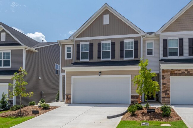 Building Photo - 1221 Pate Farm Ln.