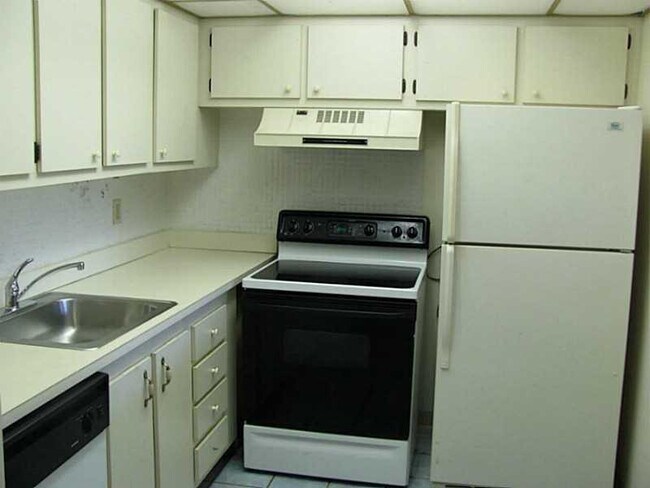 Foto del edificio - 2000 Springdale Blvd