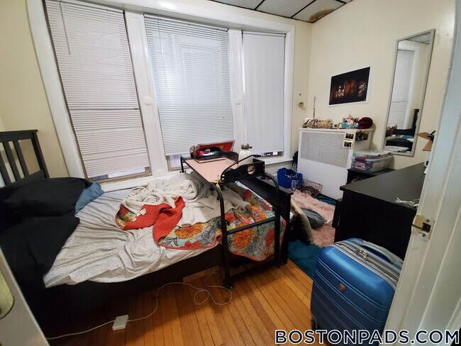 Foto del edificio - 879 Beacon St