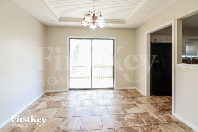 Foto del edificio - 14411 Craig Ave