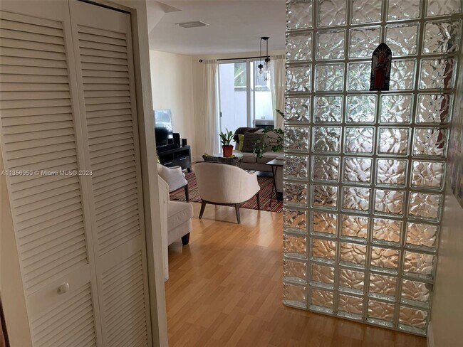 Foto del edificio - 9785 NW 45th Ln
