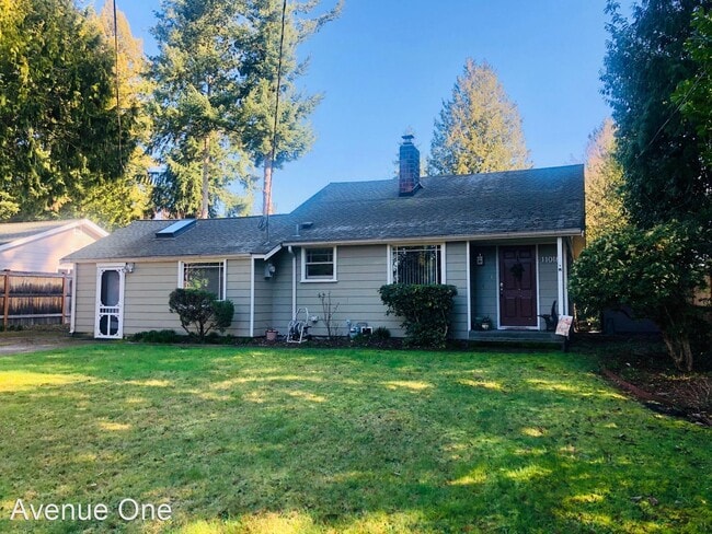 Building Photo - 3 br, 1 bath House - 11018 Bartlett Ave NE