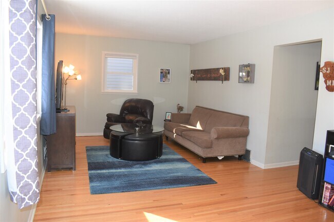 Foto del edificio - 3537 Lee Ave N