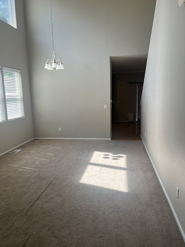 Building Photo - 20074 SW Squire Dr