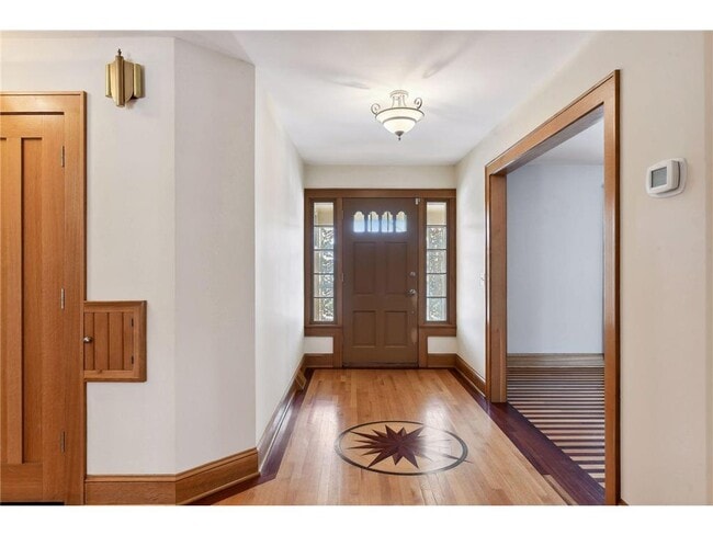 Building Photo - 5207 Doncaster Way