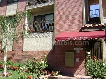 Primary Photo - 138 N Everett St