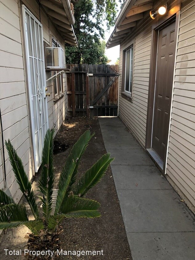 Primary Photo - 1 br, 1 bath House - 245 1/2 N. M Street - A