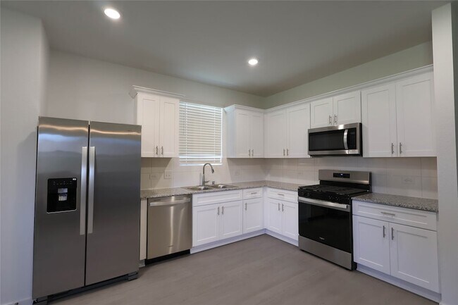 Building Photo - 14993 Rustic Moon Rd