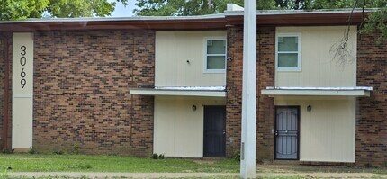 Building Photo - 3069 Sharpe Ave