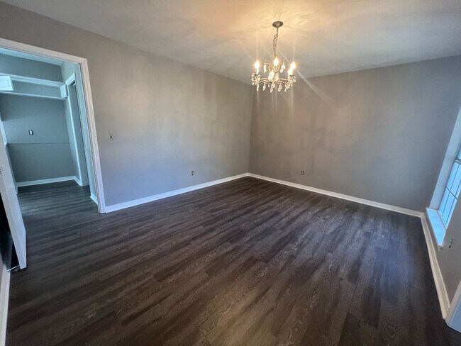 Foto del edificio - Remodeled 4 Bedroom home
