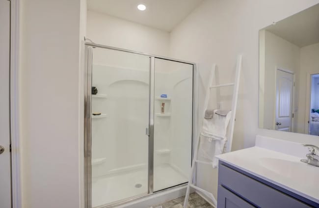 Building Photo - Desirable Fairway Village 4 bedroom 2.5 bath home in Oakland