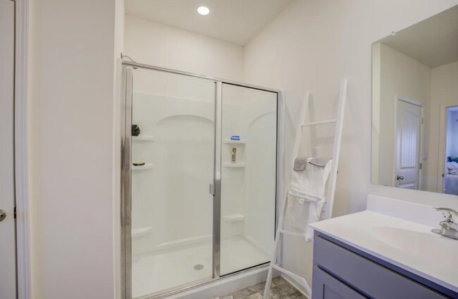 Foto del edificio - Desirable Fairway Village 4 bedroom 2.5 bath home in Oakland