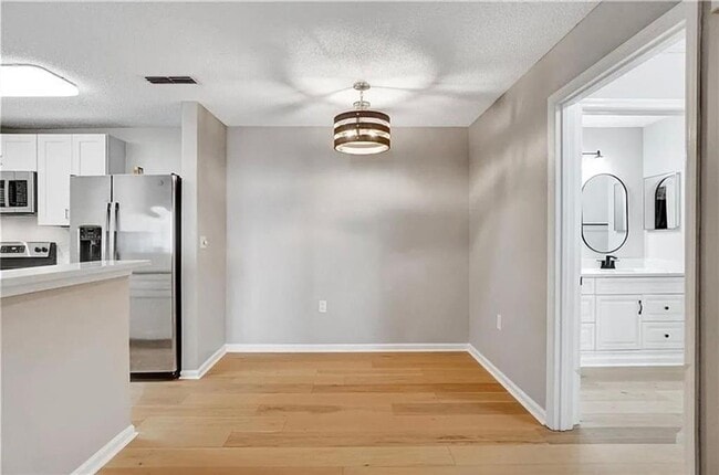 Building Photo - 214 Granville Ct