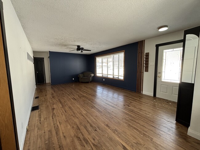 Building Photo - Apartement for Rent