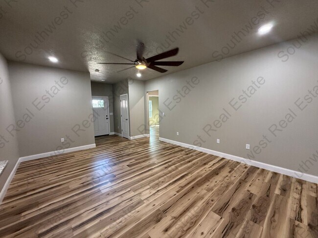 Building Photo - 1024 Stanton Pl