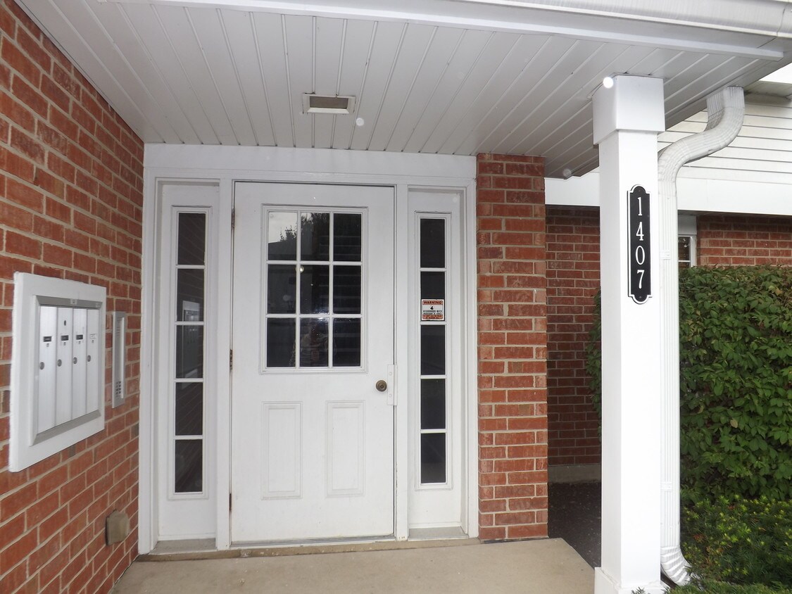 Foto principal - 1407 W Hawkes St
