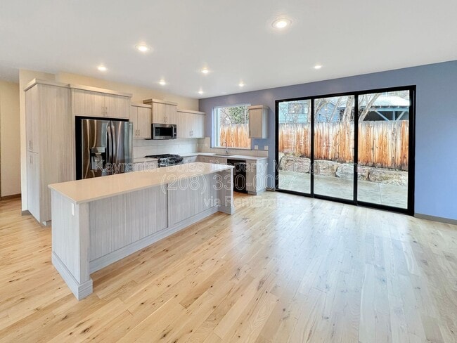 Building Photo - 2640 W Neff St