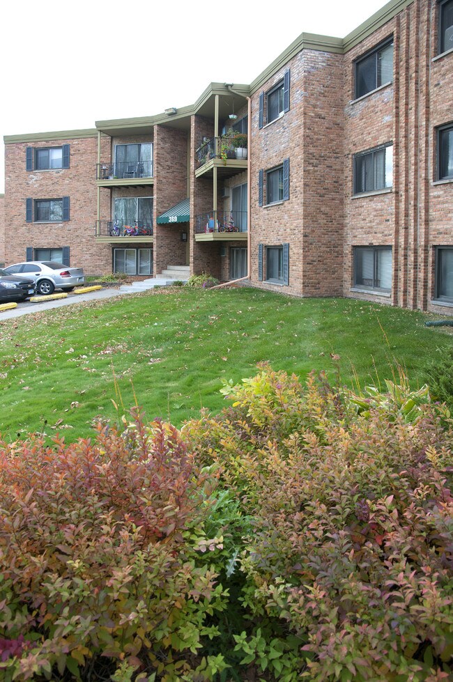Hillside East Apartments New Brighton, MN