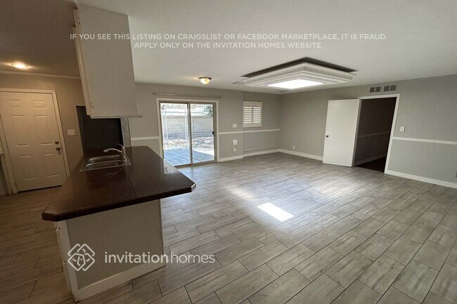 Building Photo - 4027 W Palmaire Dr