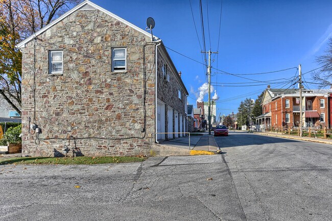 Building Photo - 120 E Church St