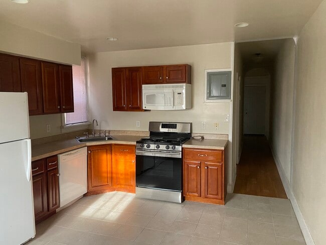 Building Photo - 3322 Auchentoroly Terrace, Unit 1