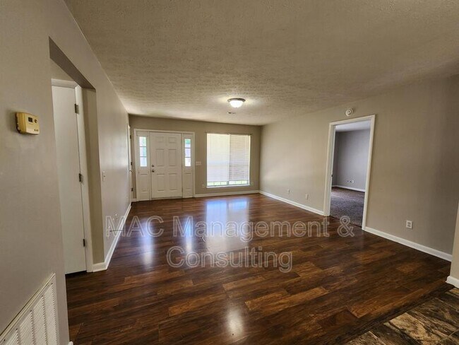 Foto del edificio - 1600 Garden Ln