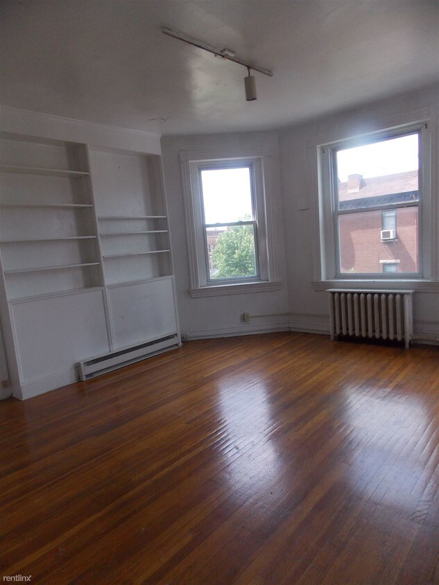 Building Photo - 2743 Saint Paul St