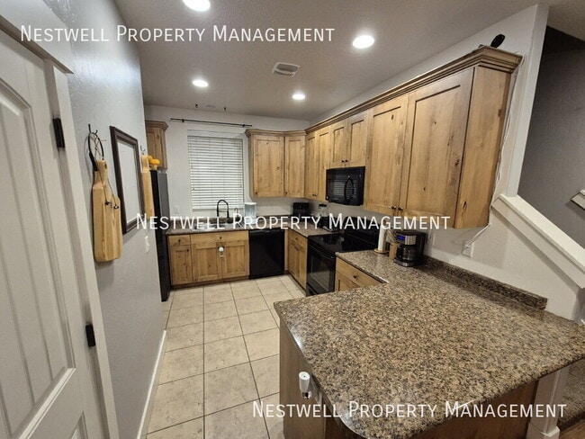 Building Photo - 10266 Millerton Dr