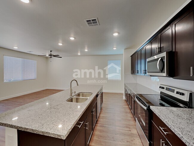 Foto del edificio - 79 Miners Reserve Ln
