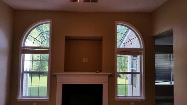 Building Photo - 303 Baldwin Park Dr
