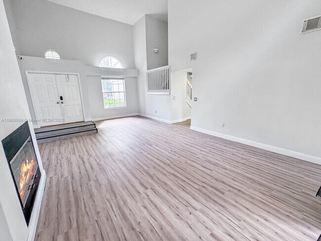 Foto del edificio - 1015 NW 125th Terrace