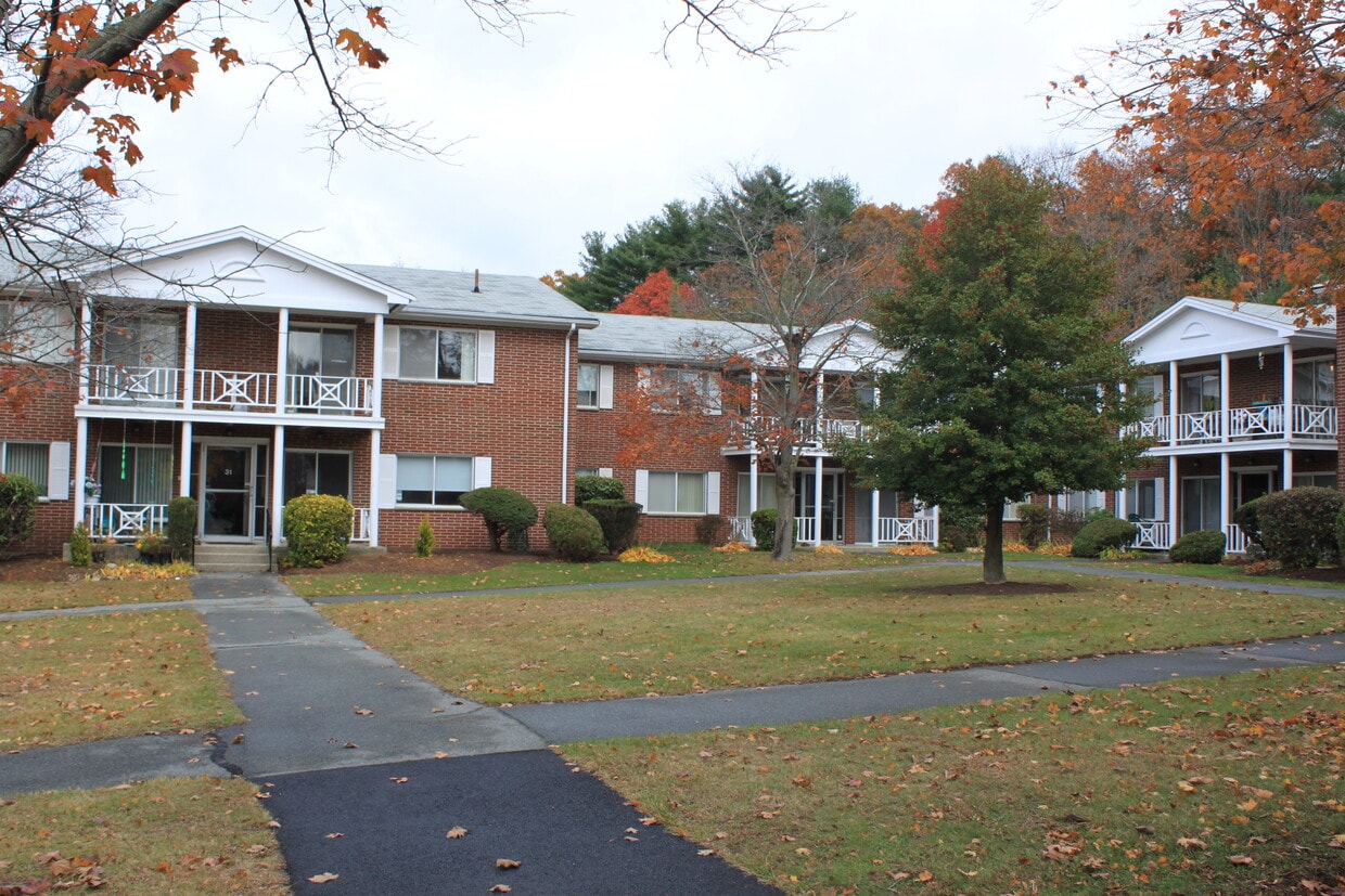 31 Bayberry Dr Unit 4, Sharon, MA 02067 Apartments in Sharon, MA