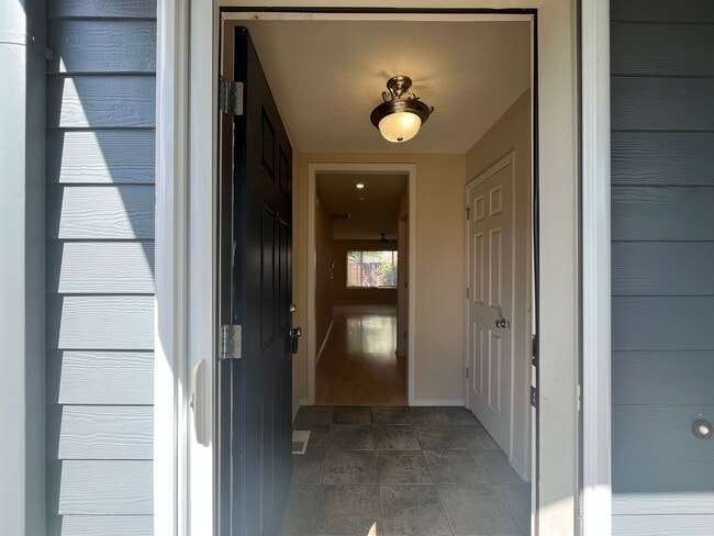 Building Photo - Freshly Painted!  Gorgeous Orenco Gardens ...