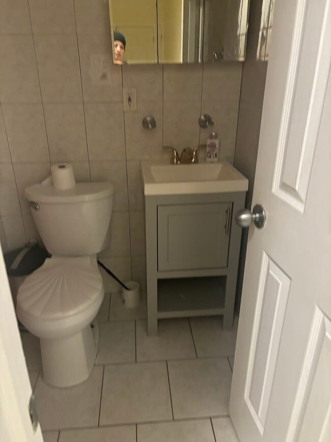 Foto del edificio - 306 Lehrer Ave