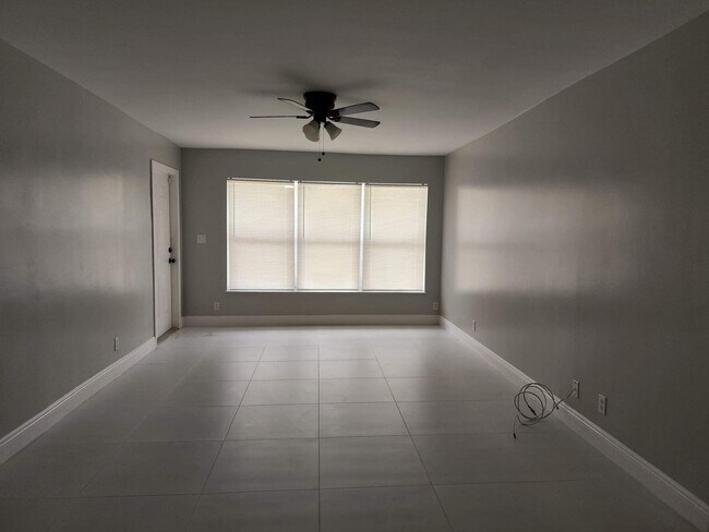 Foto del edificio - 5640 NW 28th St