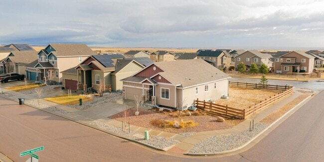 Building Photo - Stunning 5 Bed 3 Bath Home in Meridian Ran...