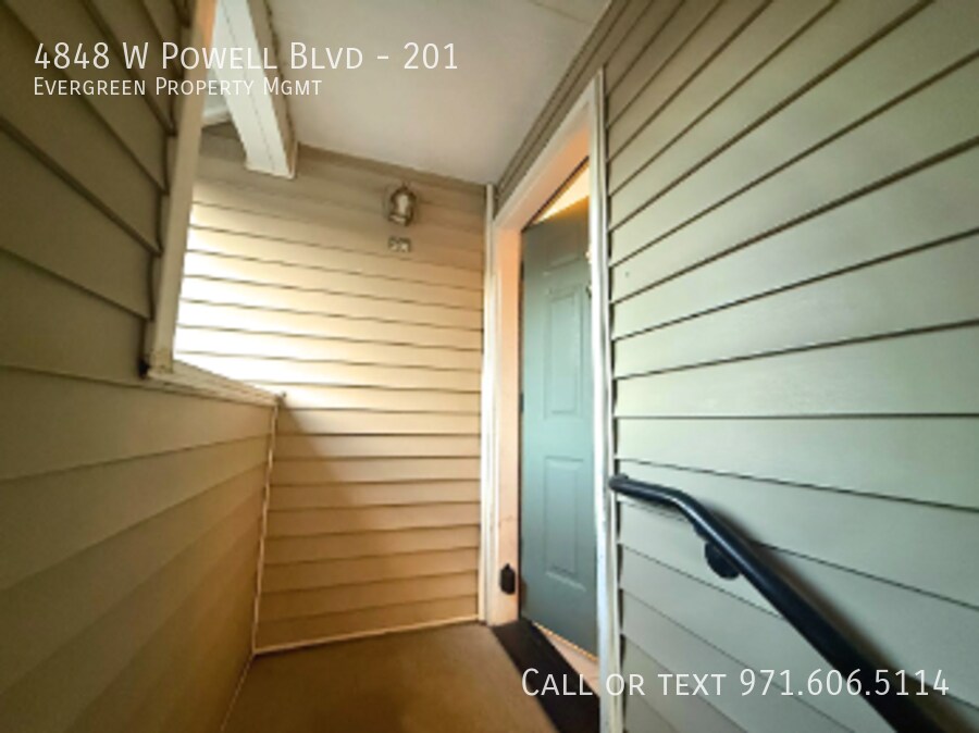 Photo - 4848 W Powell Blvd-201